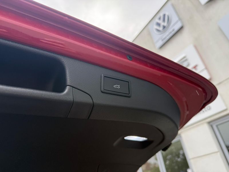Škoda Superb Sportline 2.0 TDI 110kw DSG Co - fotka 29 z 30