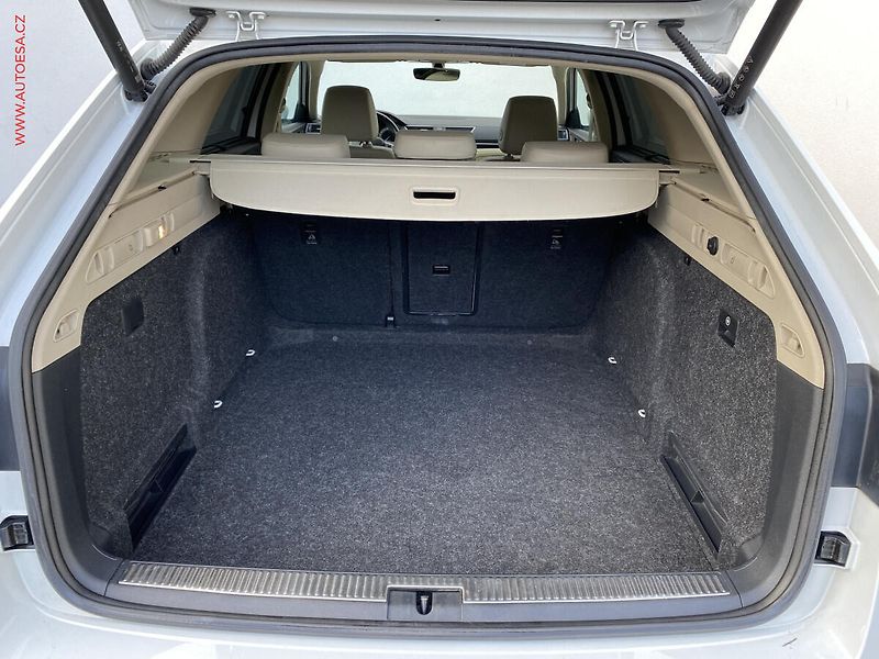 Škoda Superb (2016) 2.0 TDi 4x4, ČR, Style, DSG - fotka 7 z 21