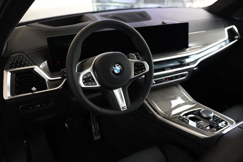 BMW X7 xDrive40d - fotka 2 z 21