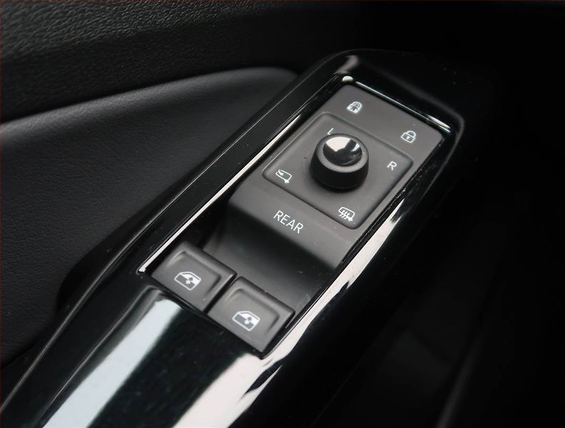 Volkswagen ID.5 (2022) Pro Perf. (82 kWh), SoH 91% - fotka 16 z 24
