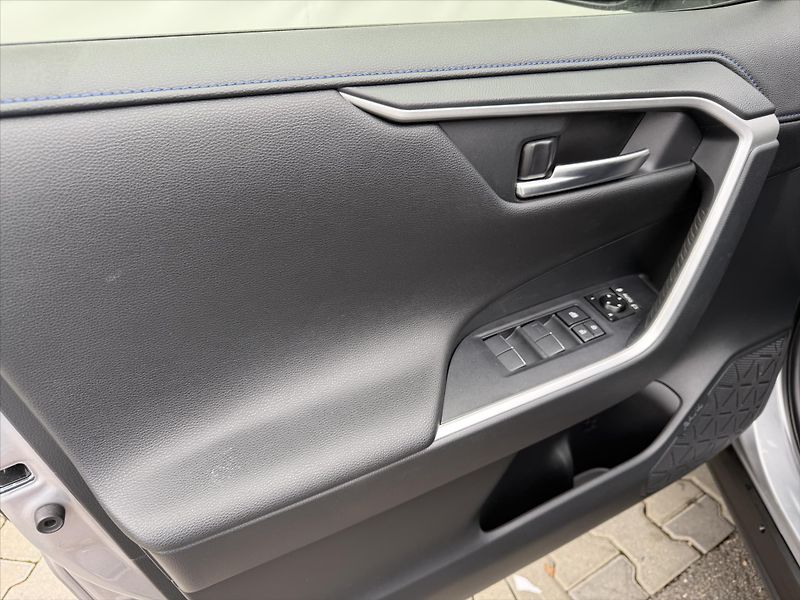 Toyota RAV4 2,5 Selection 4x4 - fotka 21 z 22