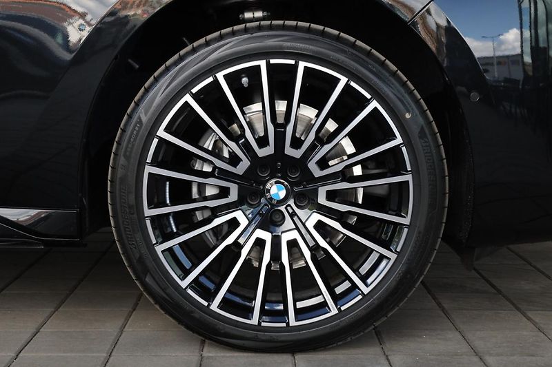 BMW Řada 7 740d xDrive Sedan - fotka 7 z 18