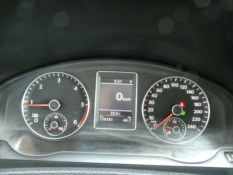 Volkswagen Multivan 2,0 TDi DSG 4x4,závěs,HIGHLINE - fotka 37 z 44