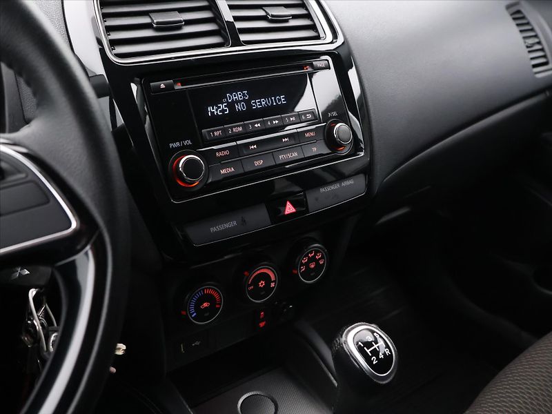 Mitsubishi ASX 2,0 I 110KW CZ 22TIS.KM 1.MAJ - fotka 22 z 32