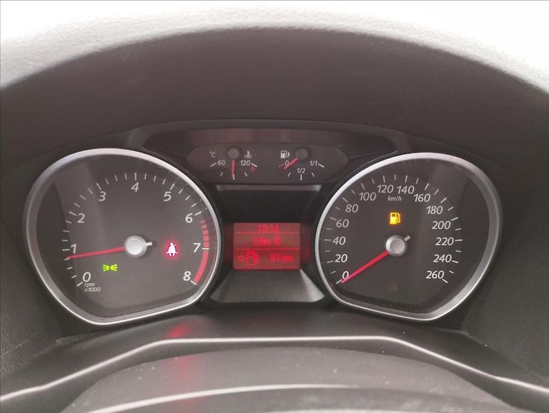 Ford Mondeo 2,0 107KW - fotka 13 z 16