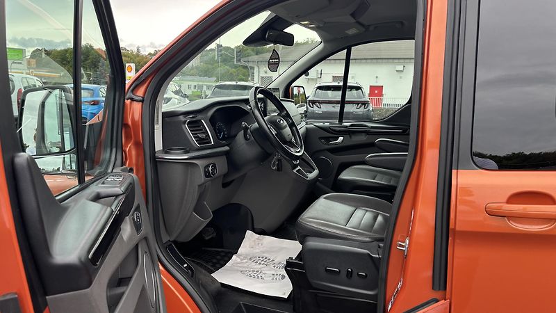 Ford Tourneo Custom (2019) 2.0L Ecoblue - fotka 14 z 29