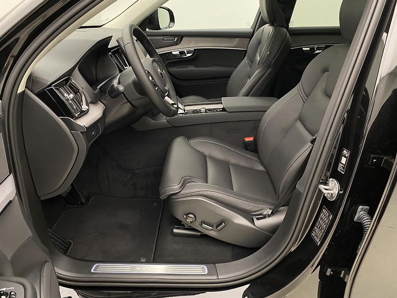 Volvo XC90 (2026) B5 AWD AUT DARK PLUS 7míst - fotka 3 z 70