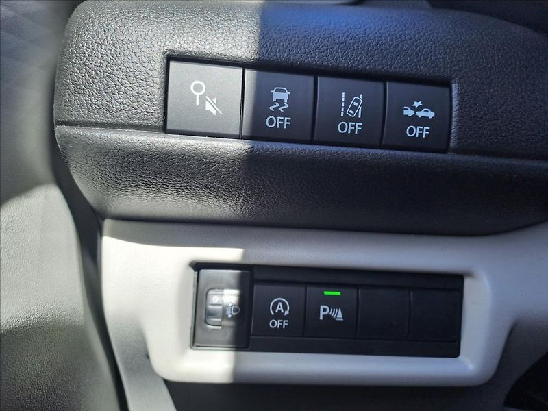 Suzuki Swift (2026) 1,2 PREMIUM HYBRID CVT - fotka 17 z 22