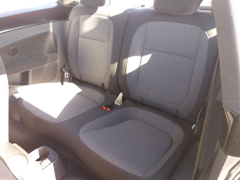 Volkswagen Beetle 1.6TDi,XENONY,NAVI.PĚKNÝ-STAV! - fotka 13 z 18