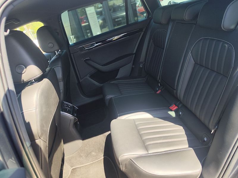 Škoda Superb 2.0 TDI/147kW 4x4 L&K DSG - fotka 13 z 39
