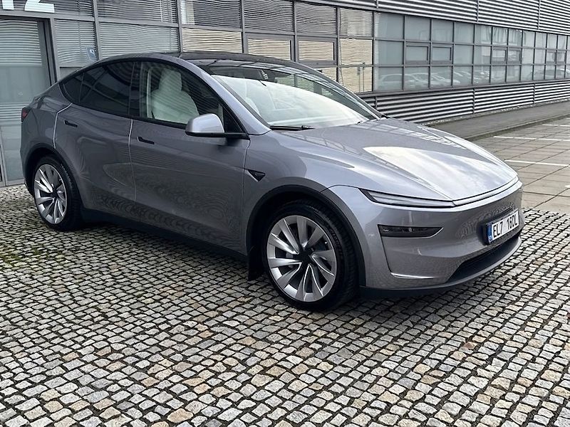 Tesla Model Y (2025) - fotka 7 z 76