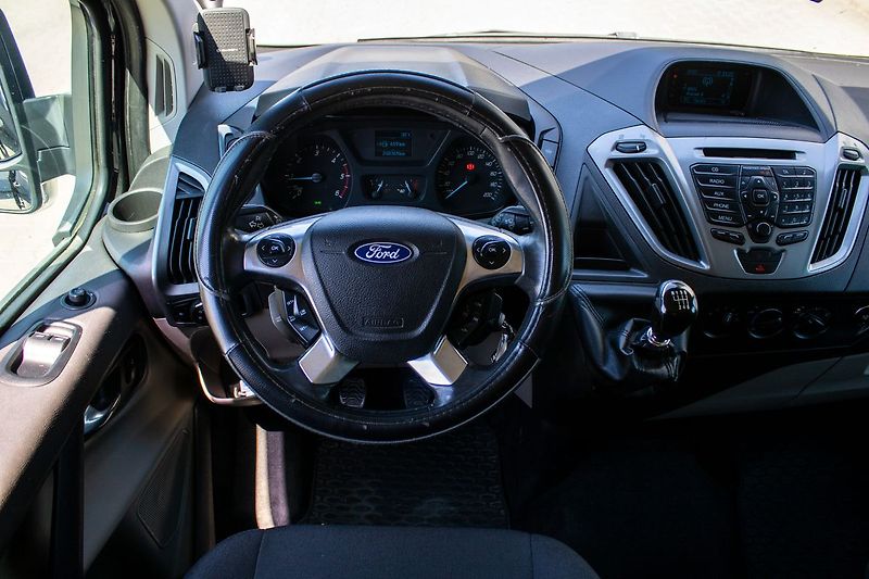 Ford Tourneo Custom - fotka 17 z 27