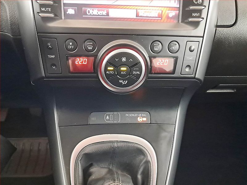 Toyota Verso (2016) 1.6 D-4D, Serv.kniha, Navi - fotka 13 z 20