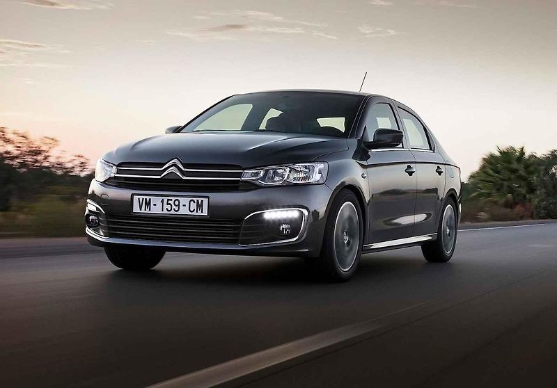 Renault má v této společnosti hned dva modely, stejně jako KIA či Subaru a Fiat