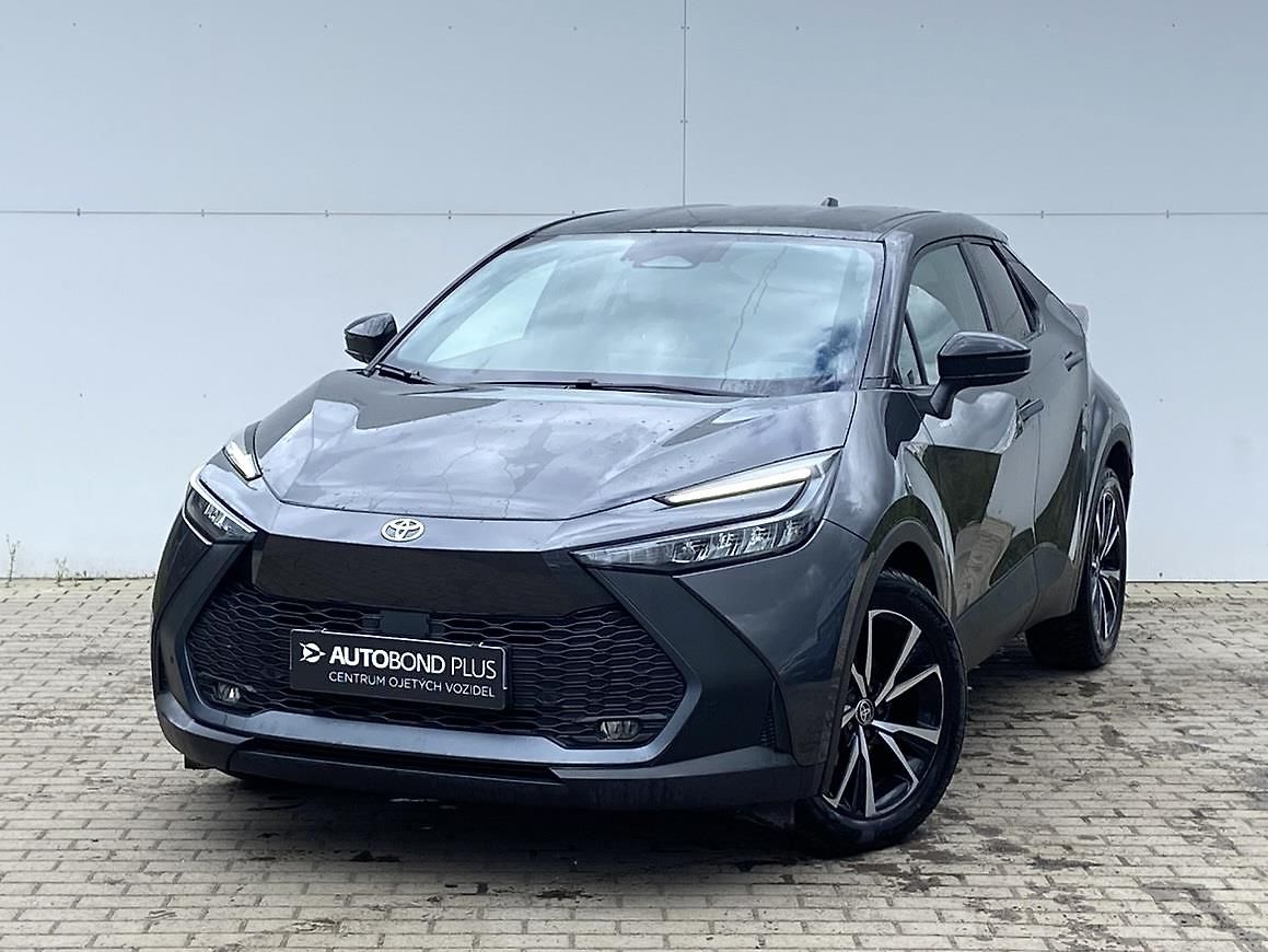 Toyota C-HR 2.0 HSD e-CVT Style | Největší inzerce autobazarů - TipCars