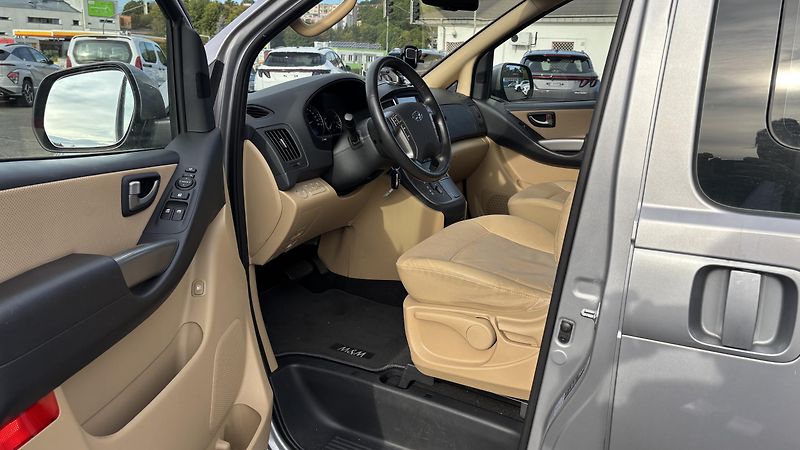Hyundai H 1 (2019) 2.5D HP AT TOUR - fotka 7 z 14