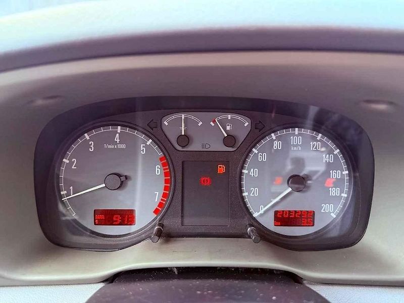 Koupě ojetiny přináší rizika. TipCars proto radí, na co si dát pozor.