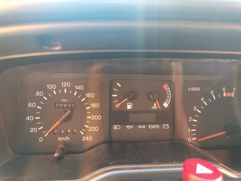 Ford Sierra (1991) 2.0i 74kw CLX Kombi - fotka 25 z 33