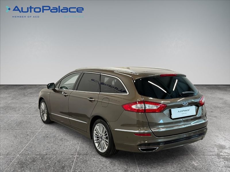 Ford Mondeo 2,0 TDCi Vignale 4x4 AT 132kW - fotka 6 z 22