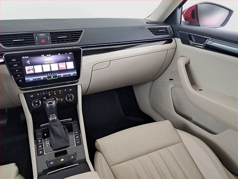Škoda Superb (2023) Laurin&Klement 2.0 TDI - fotka 8 z 20
