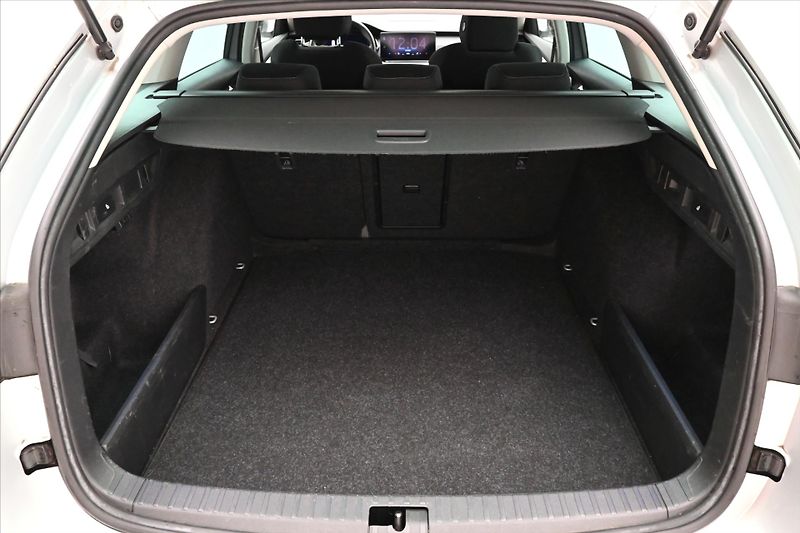 Škoda Octavia 2,0 TDI 110kW DSG Ambition Zár - fotka 9 z 24