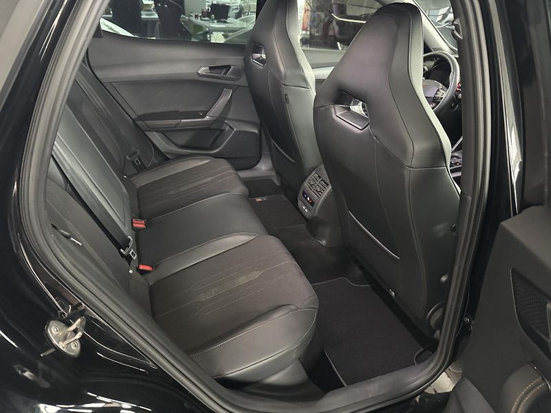 Cupra Formentor (2023) 2,5TSIF VZ5 DSG 4x4  - fotka 21 z 37