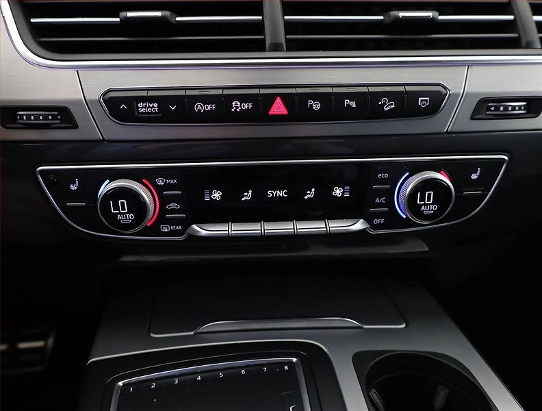 Audi Q7 (2017) S-Line 3.0 TDI - fotka 11 z 21