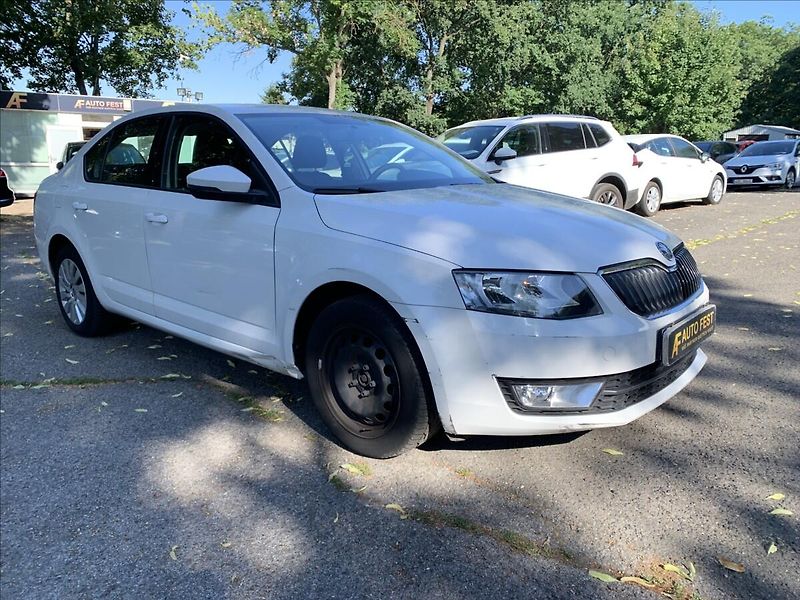 Škoda Octavia 1,6 TDI DSG, ČR - fotka 3 z 17