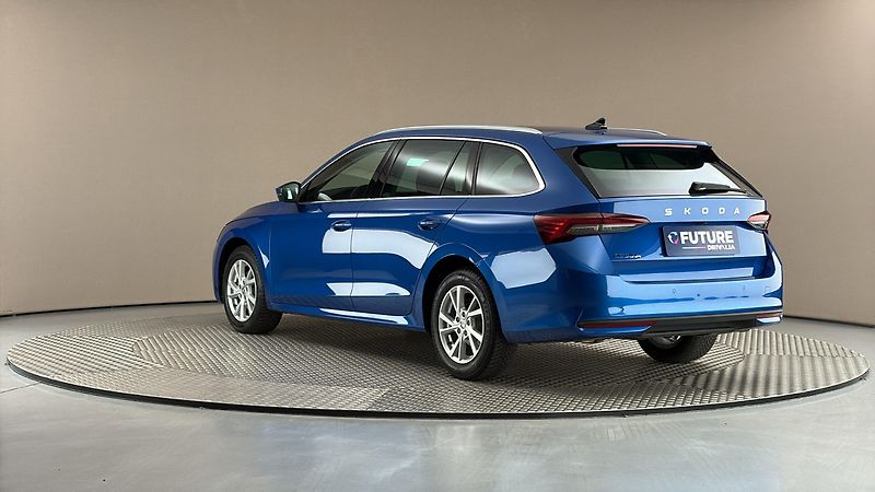 Škoda Octavia 2.0 TDI DSG Top Selection Comb - fotka 2 z 29