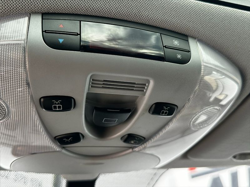 Mercedes-Benz Viano 3,0 CDI 165KW-EXTRALONG 7MIST - fotka 34 z 42