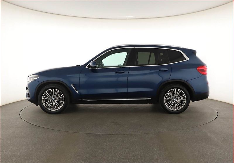 BMW X3 (2018) Luxury line xDrive20d - fotka 3 z 20
