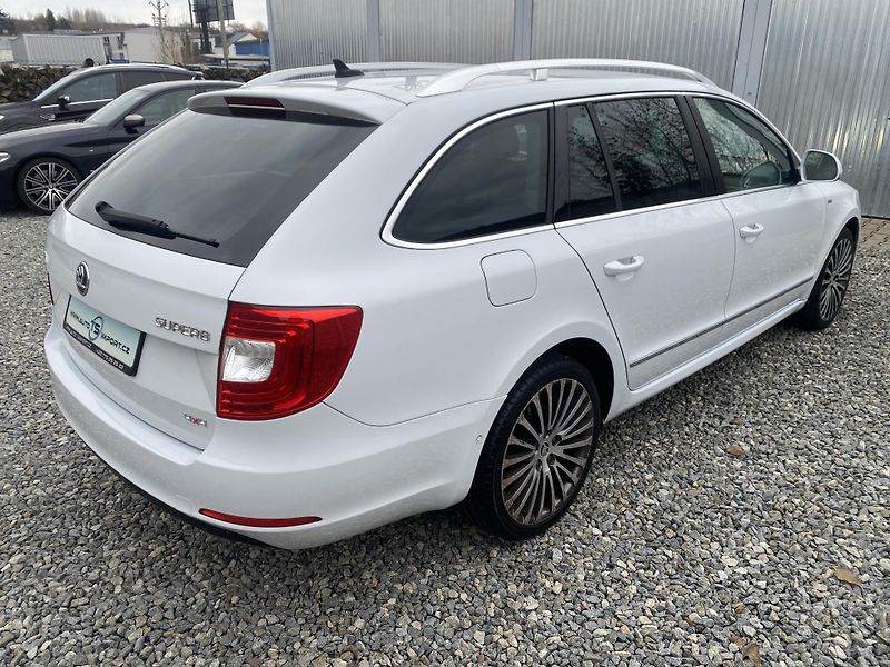 Škoda Superb 2.0TDi 4x4 170PS DSG L+K COMBI - fotka 11 z 158