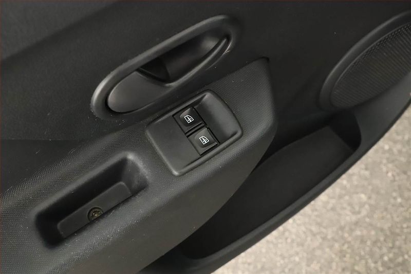 Dacia Logan (2018) 1.0 SCe, Serv.kniha - fotka 10 z 12