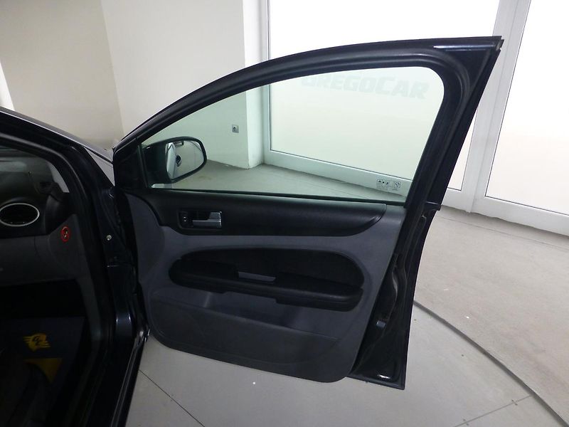 Ford Focus (2010) 1,6TDCI*KLIMA*TAŽNÉ**NAVIGACE - fotka 15 z 22