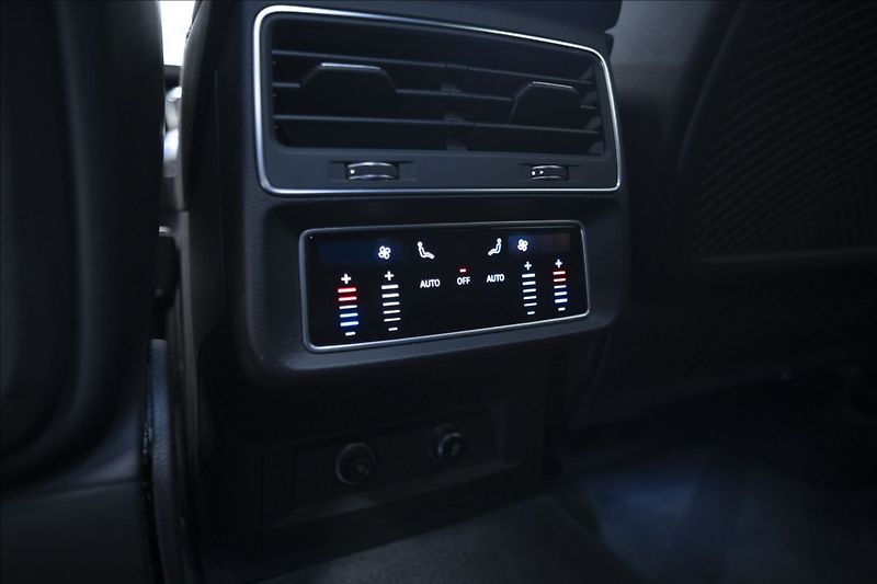 Audi Q7 3,0 TDI QUATTRO S-LINE 1. MAJ - fotka 17 z 45