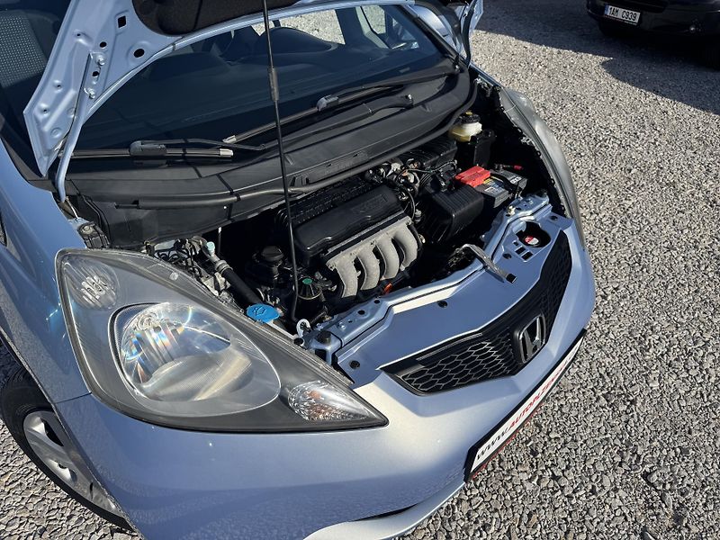 Honda Jazz (2009) 1.2i, 1MAJITEL,rezervace - fotka 34 z 39