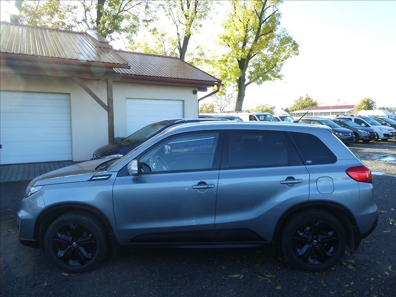 Suzuki Vitara 1,4 BJet 103kW 1.maj,4x4,závěs - fotka 6 z 49