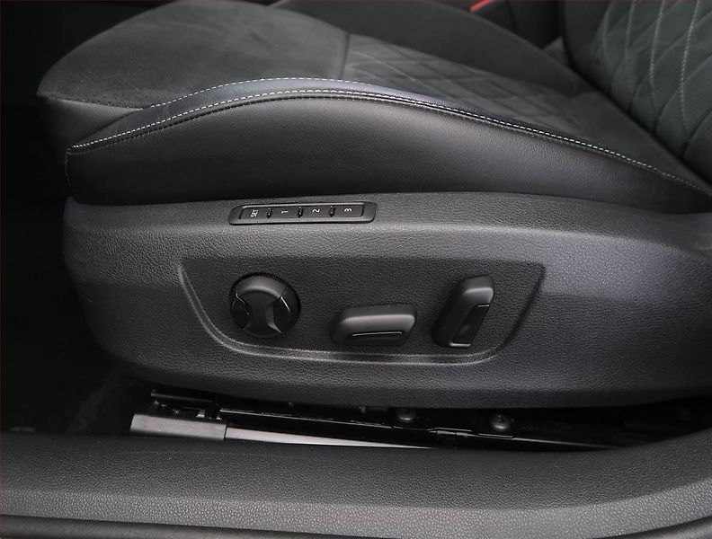 Škoda Superb (2023) Sportline 1.5 TSI, digi klima - fotka 25 z 31