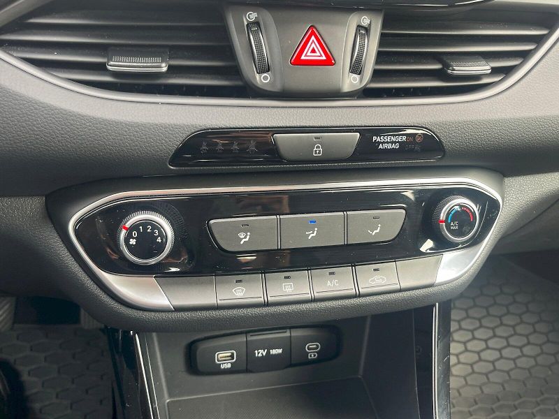 Hyundai i30 (2024) i 30 - fotka 31 z 36