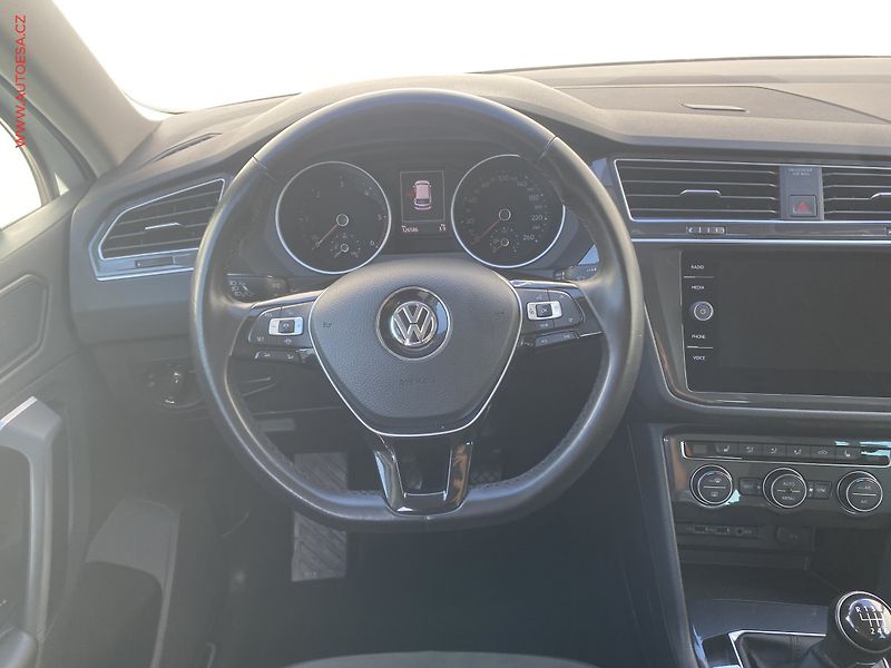 Volkswagen Tiguan (2019) 2.0 TDi, Highline, LED - fotka 11 z 18