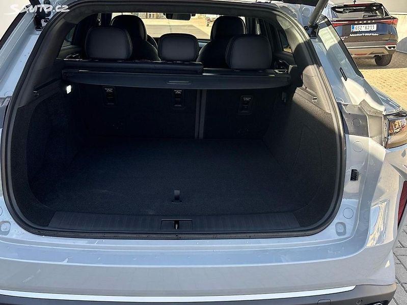 Omoda 9 (2026) PHEV 340kW AWD PREMIUM - fotka 16 z 26
