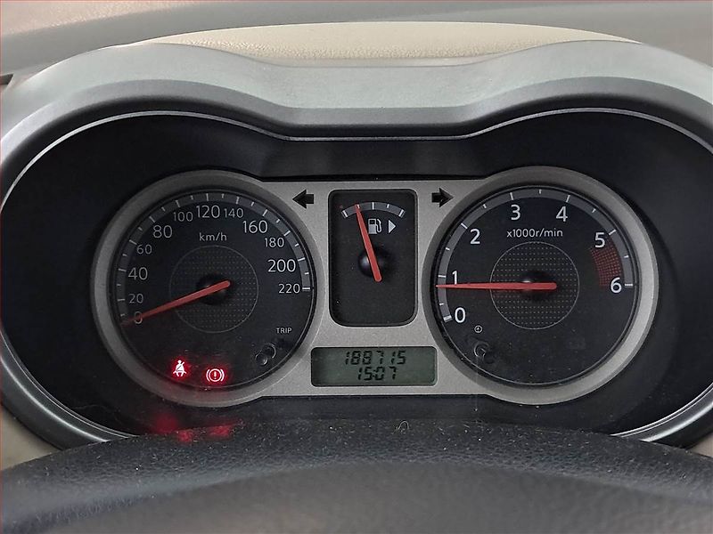 Nissan Note (2006) 1.5 dCi, oblíbený vůz - fotka 11 z 16