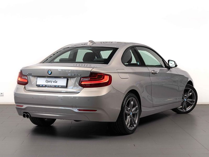 BMW Řada 2 220d xDrive - fotka 5 z 20