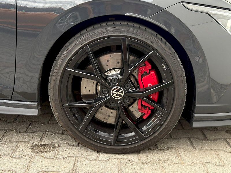 Volkswagen Golf (2023) 2.0 TSI GTI Clubsport 221 kW D - fotka 23 z 24