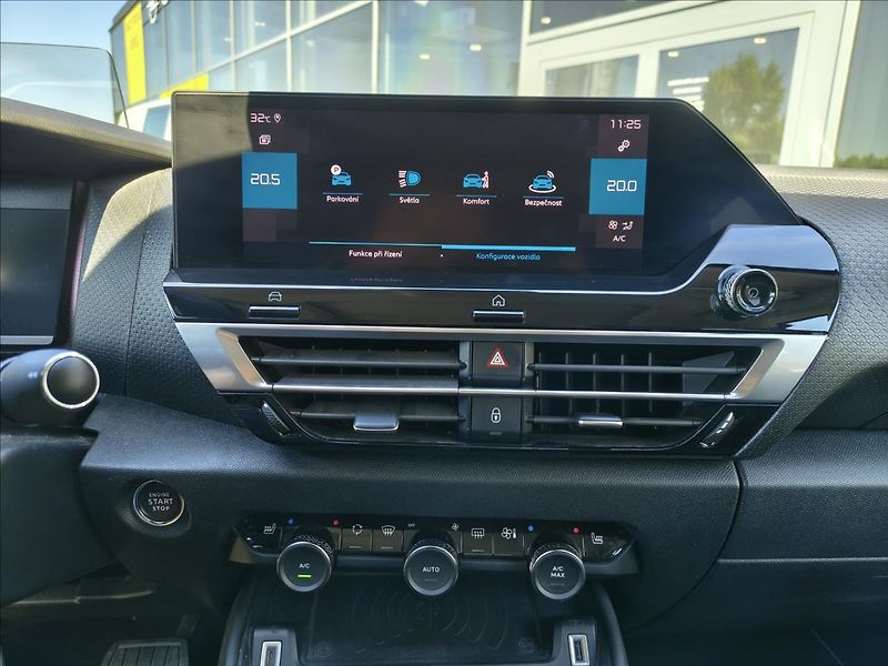 Citroën C4 1,5   SHINE Pack - fotka 13 z 22