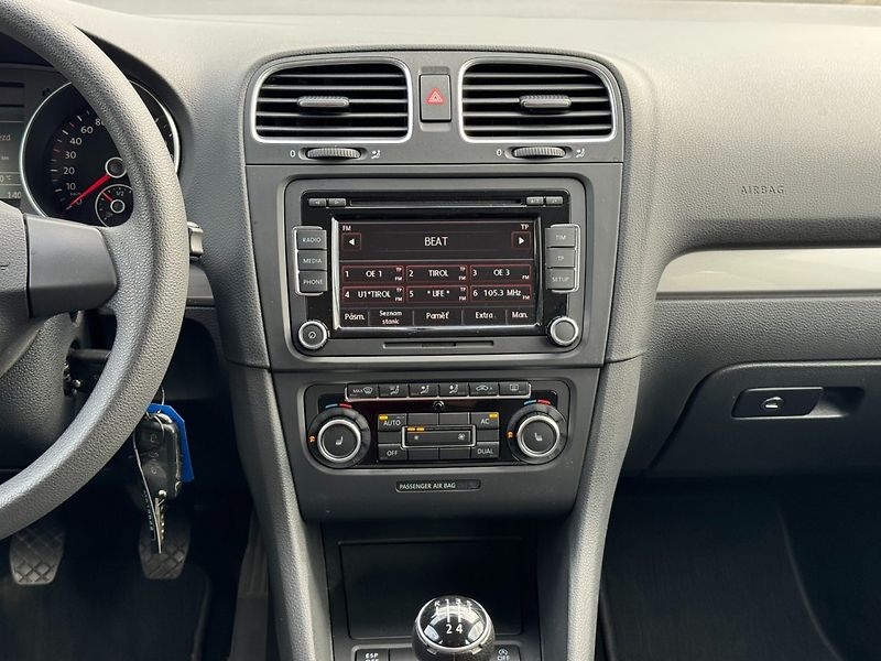 Volkswagen Golf (2010) Variant Comfortline 1.6 TDI - fotka 19 z 32
