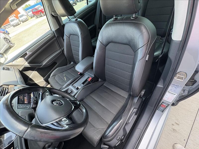 Volkswagen Golf 1,6 TDI rozvody spojka servis - fotka 20 z 33