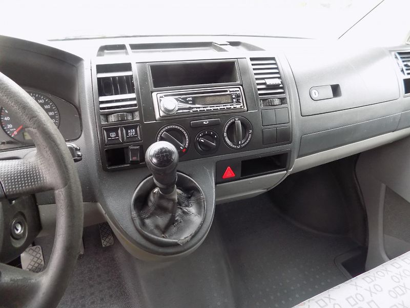 Volkswagen Transporter (2007) 2,5 96KW 7MÍST SKLÁPĚČ  - fotka 19 z 53
