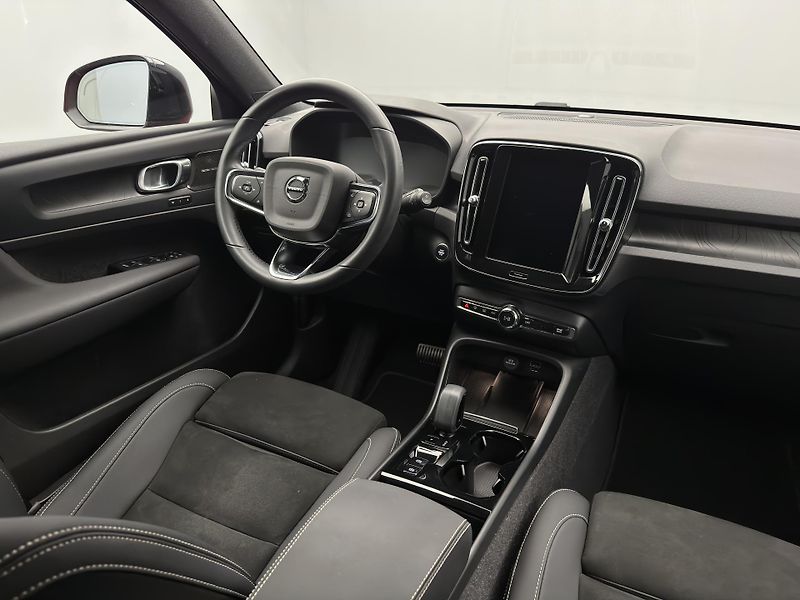 Volvo XC40 T5 RECHARGE CZ - fotka 27 z 48