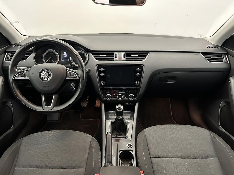 Škoda Octavia 2.0 TDI Style Plus - fotka 19 z 26